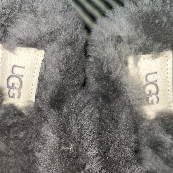 UGG Women's Gray Sheepskin Slippers - Picture 7 of 7